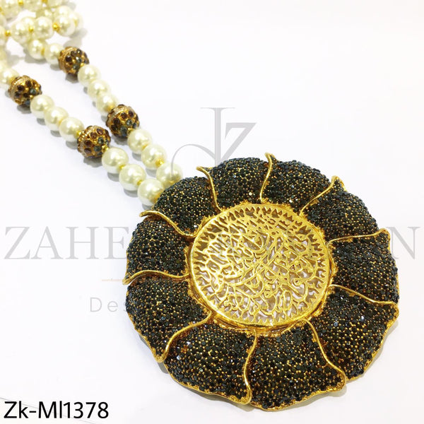 Calligraphy pendant malq