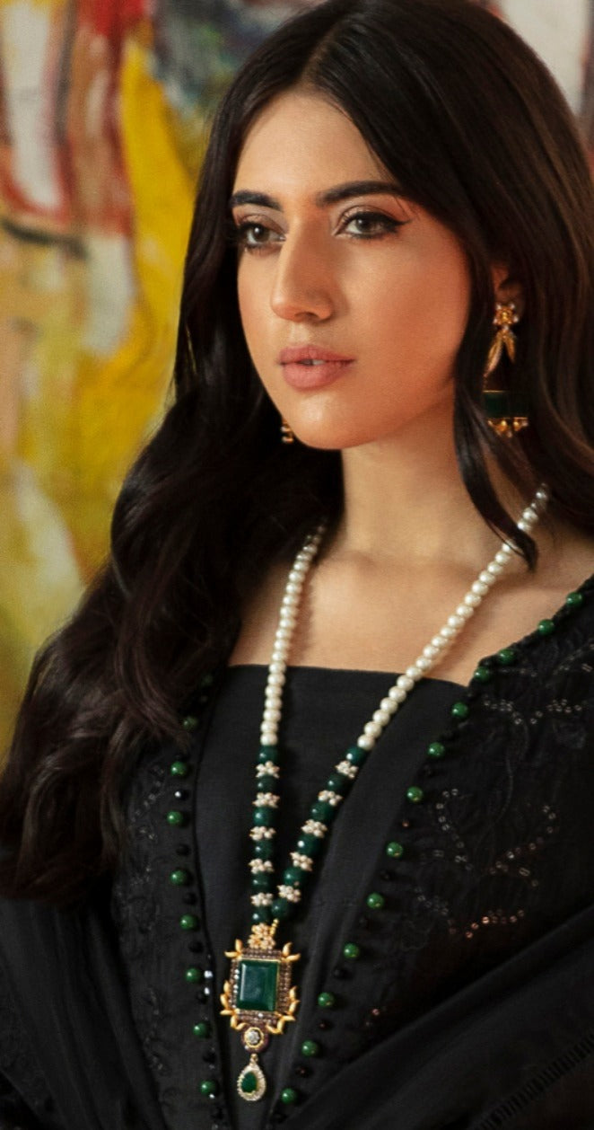 Emerald pendant mala