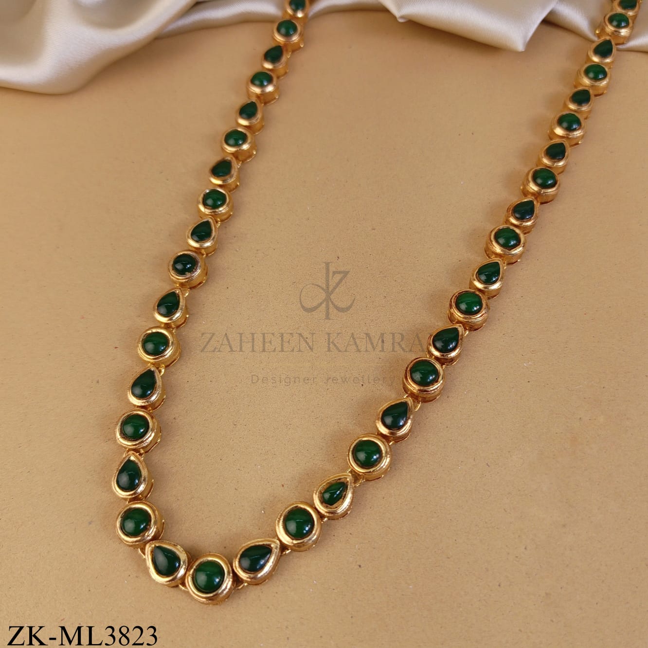 ROUND DEEP EMERALD MALA