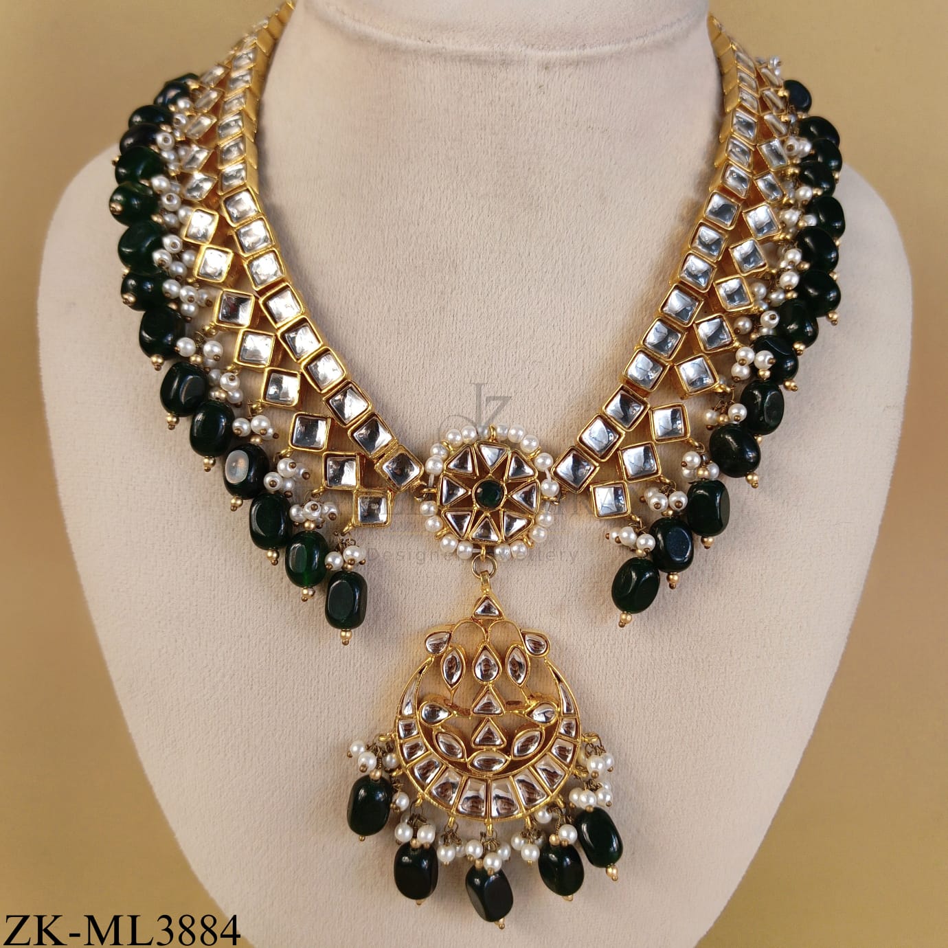 EMERALD KUNDAN MALA