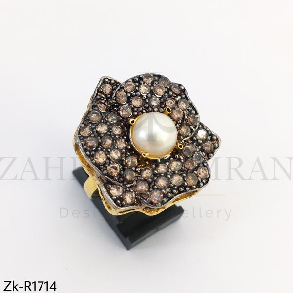 Flower pearl ring