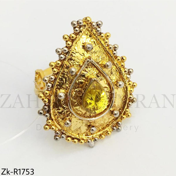 Yellowish textured ring