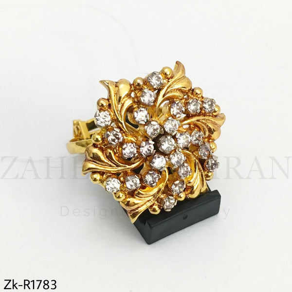 Zirconian gold ring