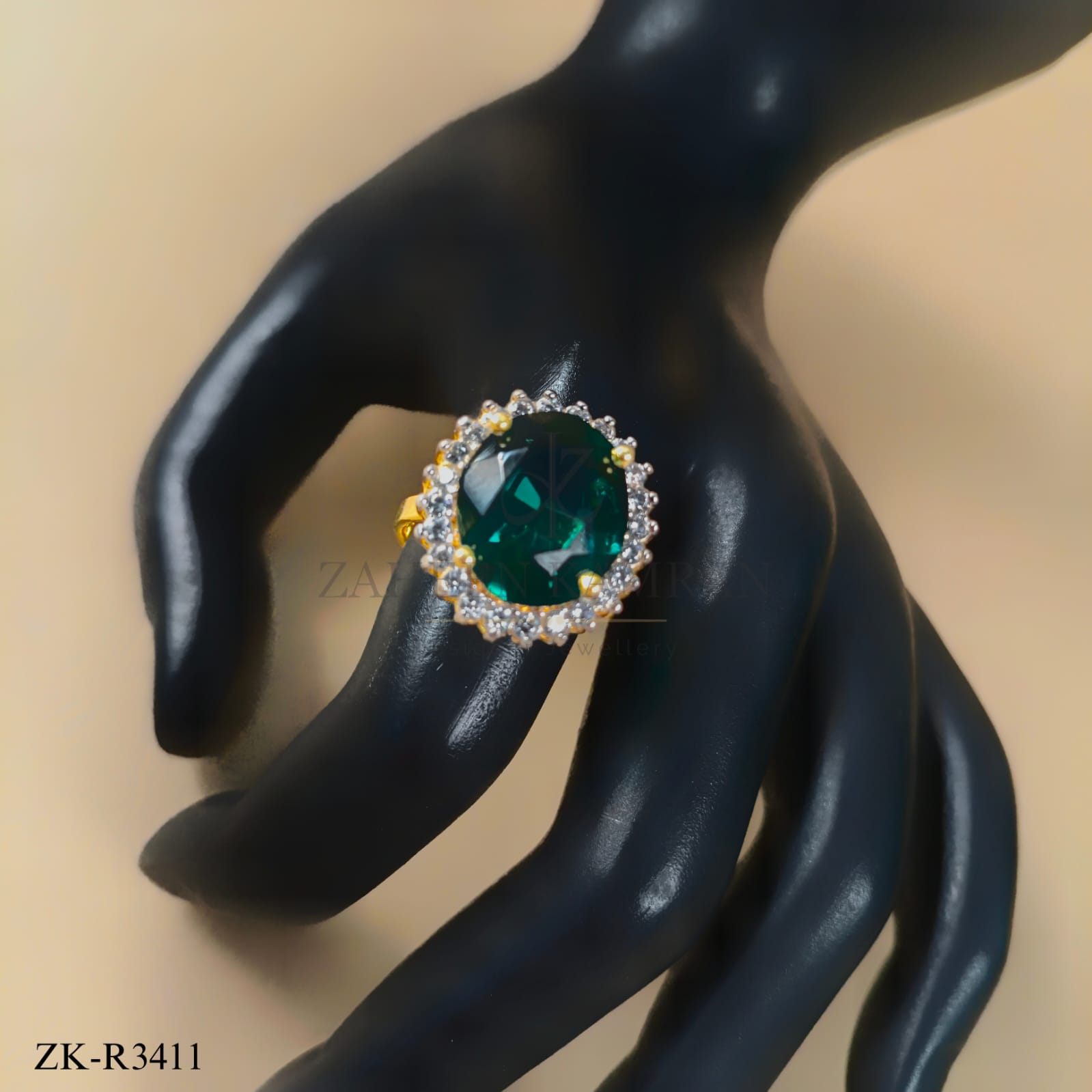 EMERALD RING