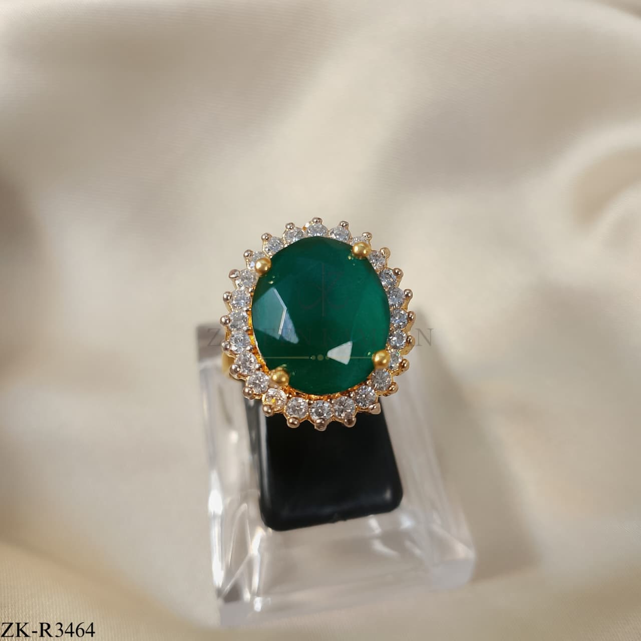 EMERALD RING