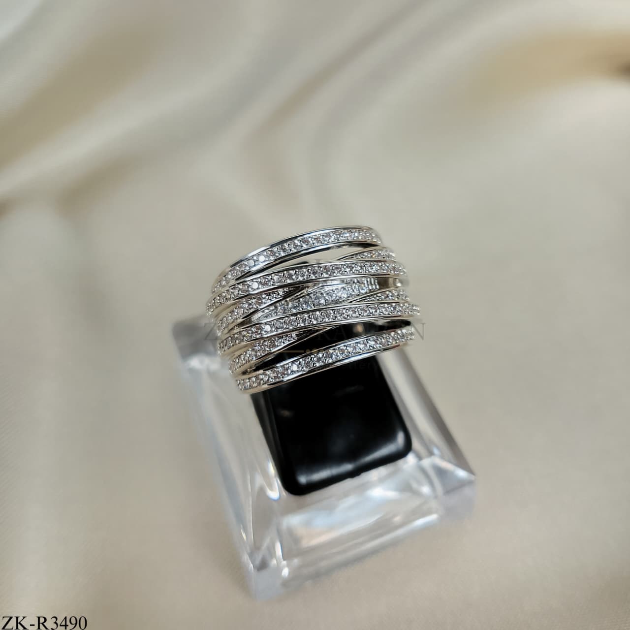 ZIRCONIAN LAYERED RING