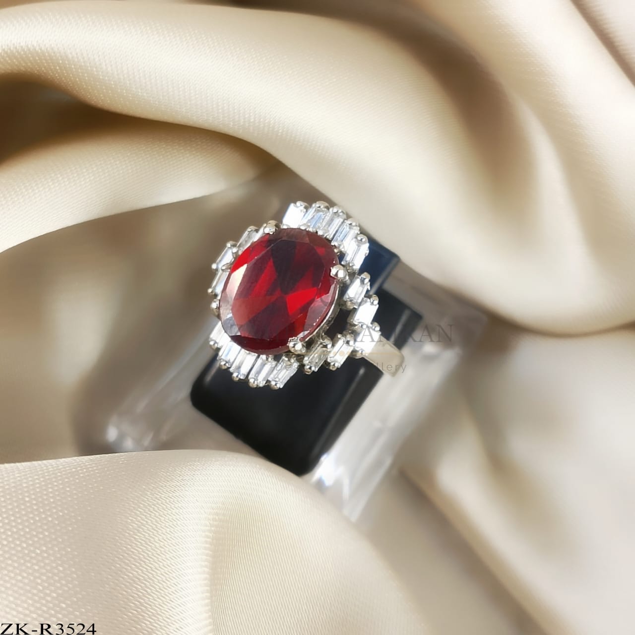 GARNET SILVER RING