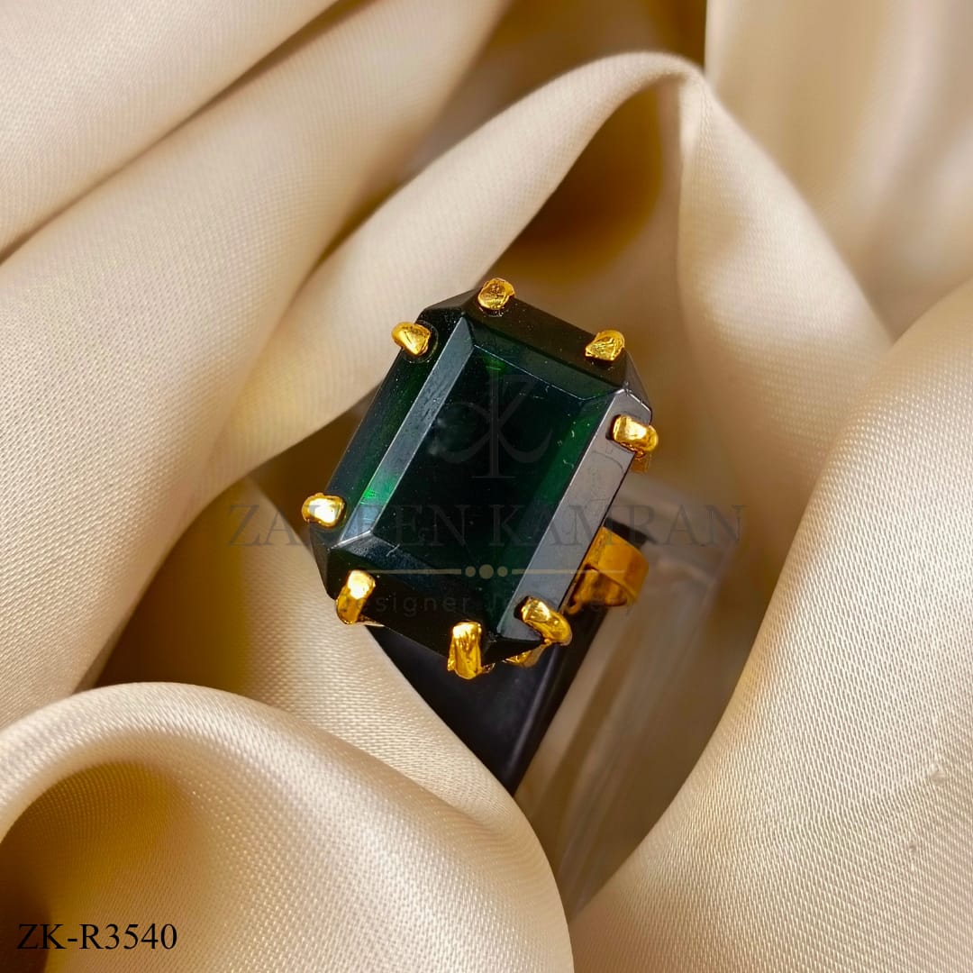 EMERALD RING