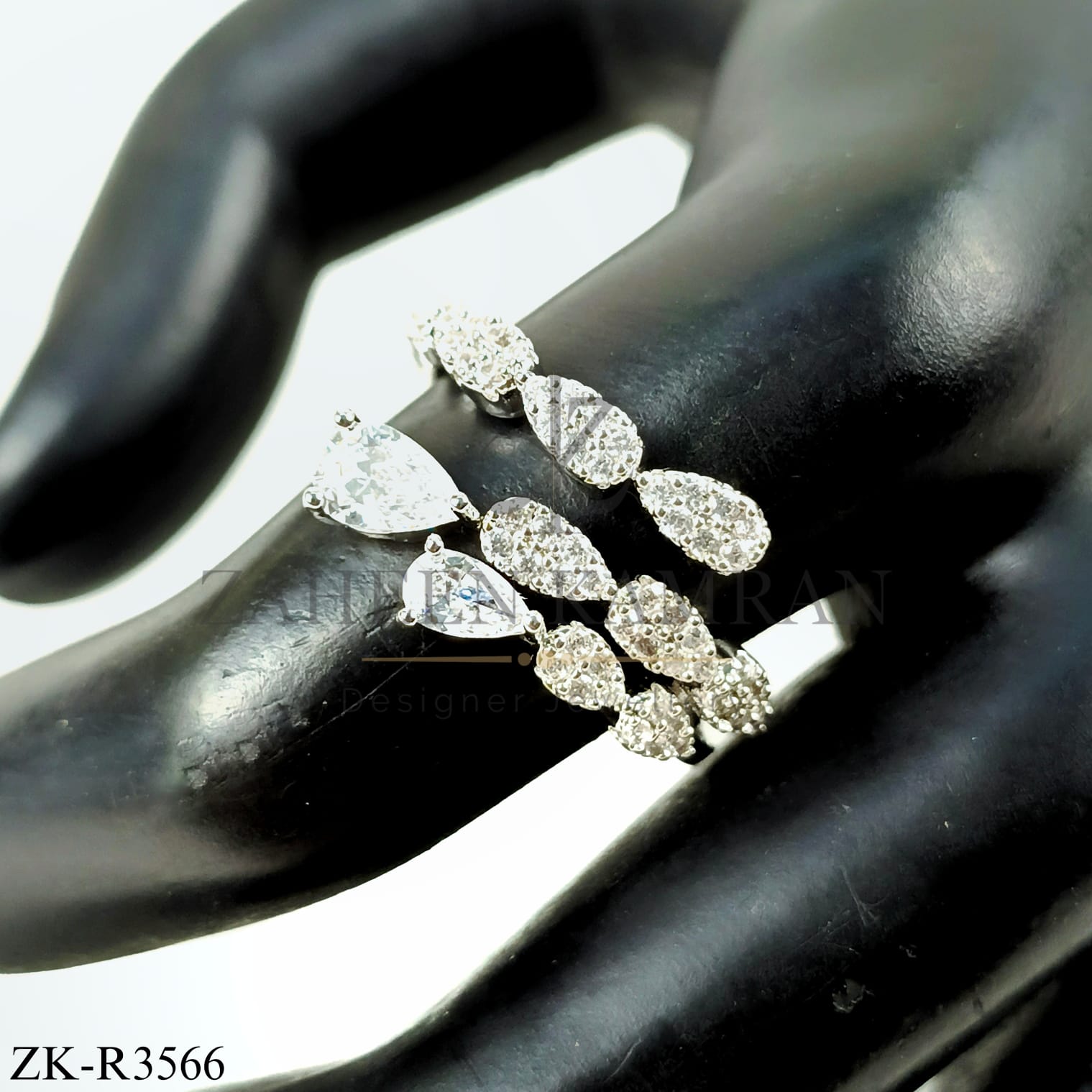 ZIRCONIAN RING