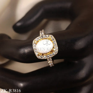 WHITE OPAL RING