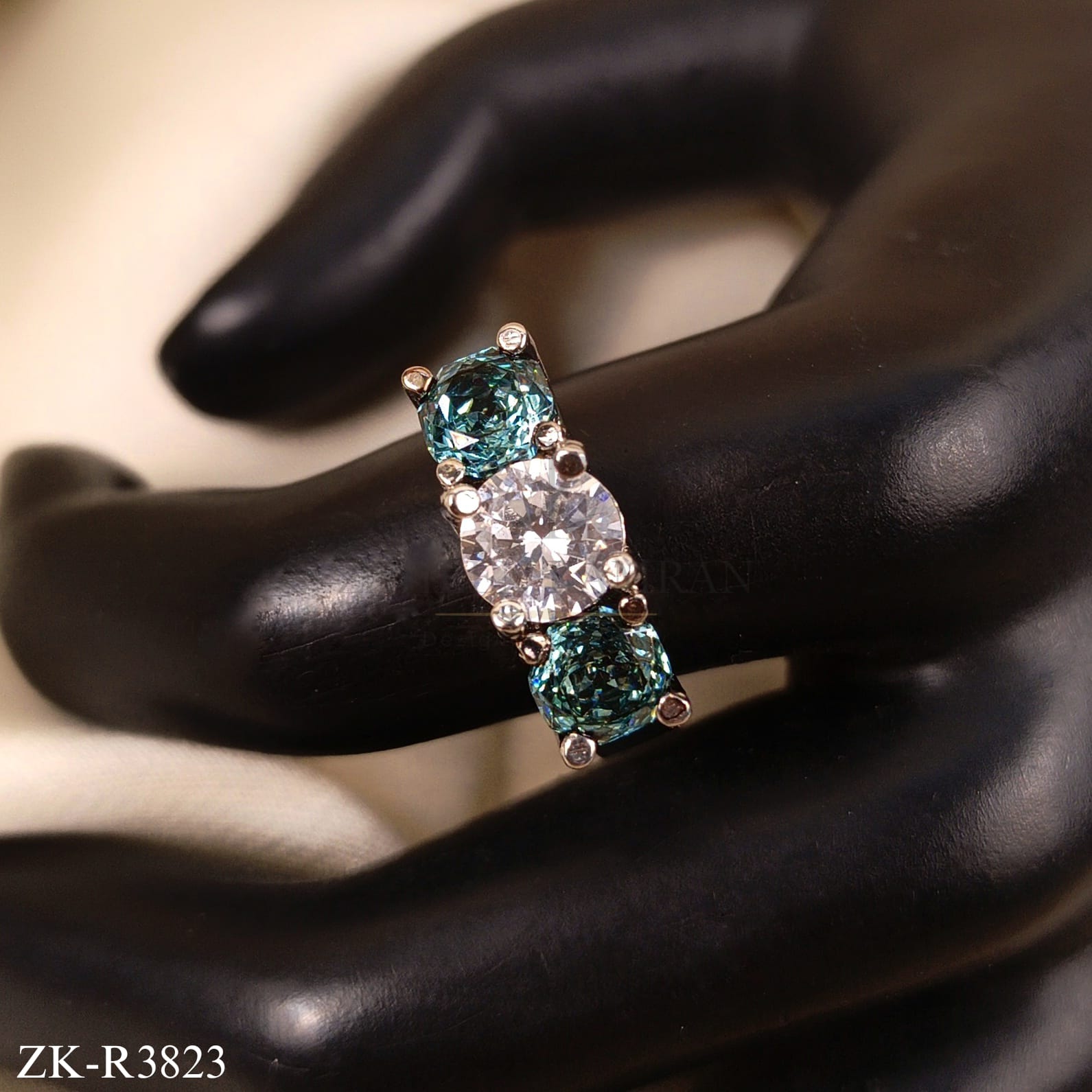 EMERALD RING