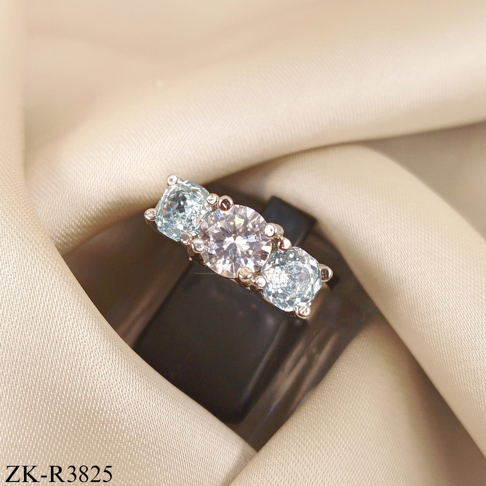 ZIRCONIAN RING