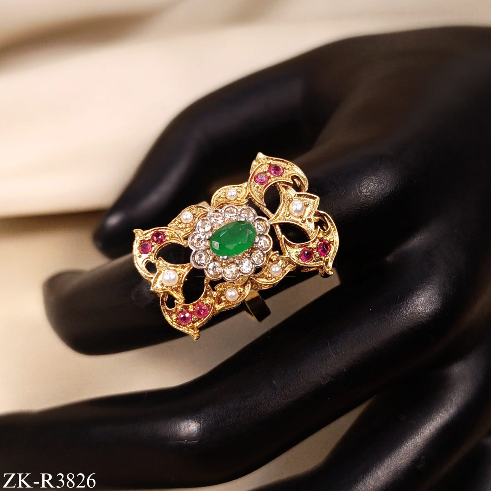 EMERALD FLORA RING