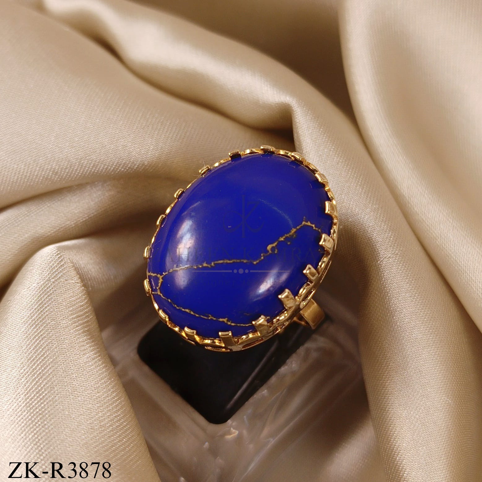OVATE LAPIS GLOW RING