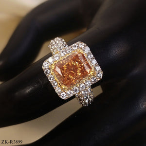 CHAMPAGNE SQUARE CENTER WITH ZIRCONIAN RING