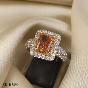 CHAMPAGNE SQUARE CENTER WITH ZIRCONIAN RING