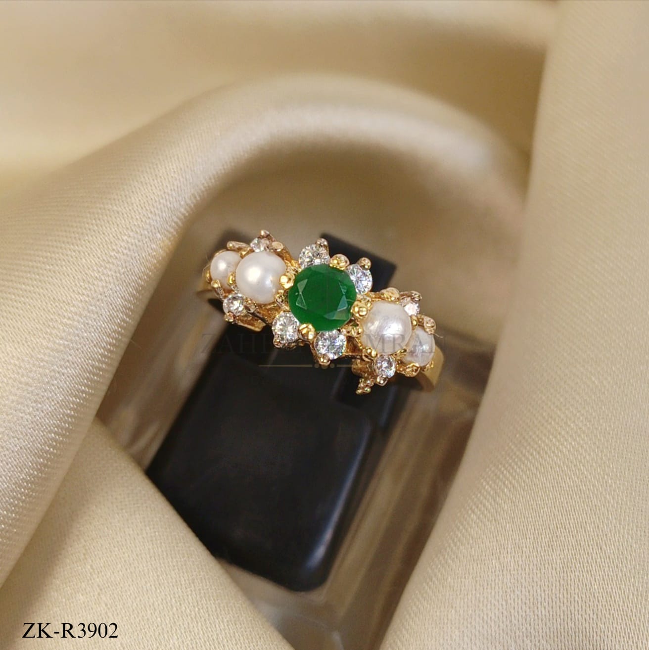 EMERALD WITH PEARLS ACCENTS RING