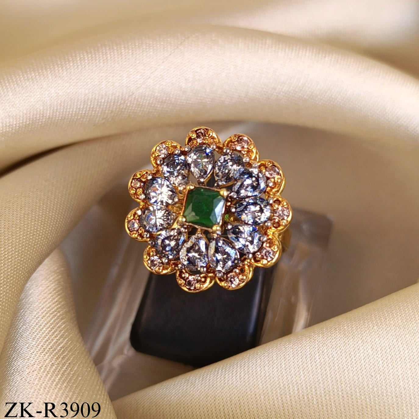 FLORAL SMOKY RING