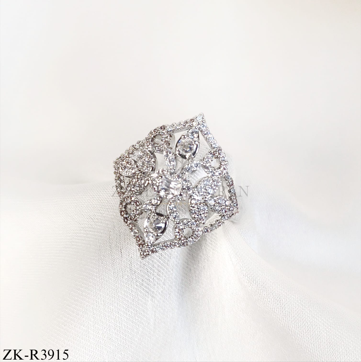 LUXURY LACE-LIKE SILVER RING