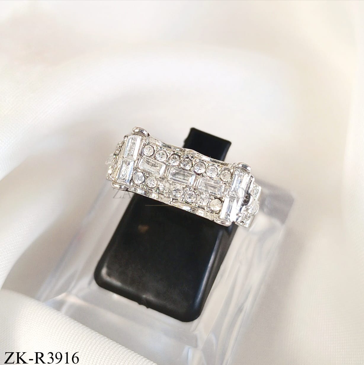 SILVER ZIRCONIAN BAND RING