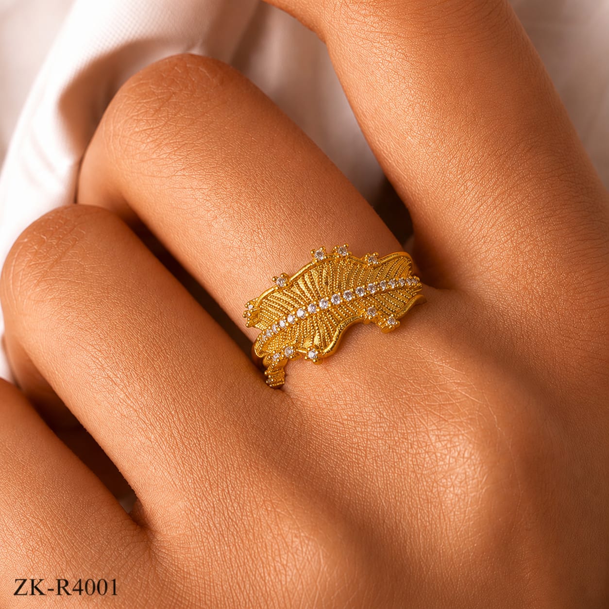 LEAFLET ZIRCONIAN RING