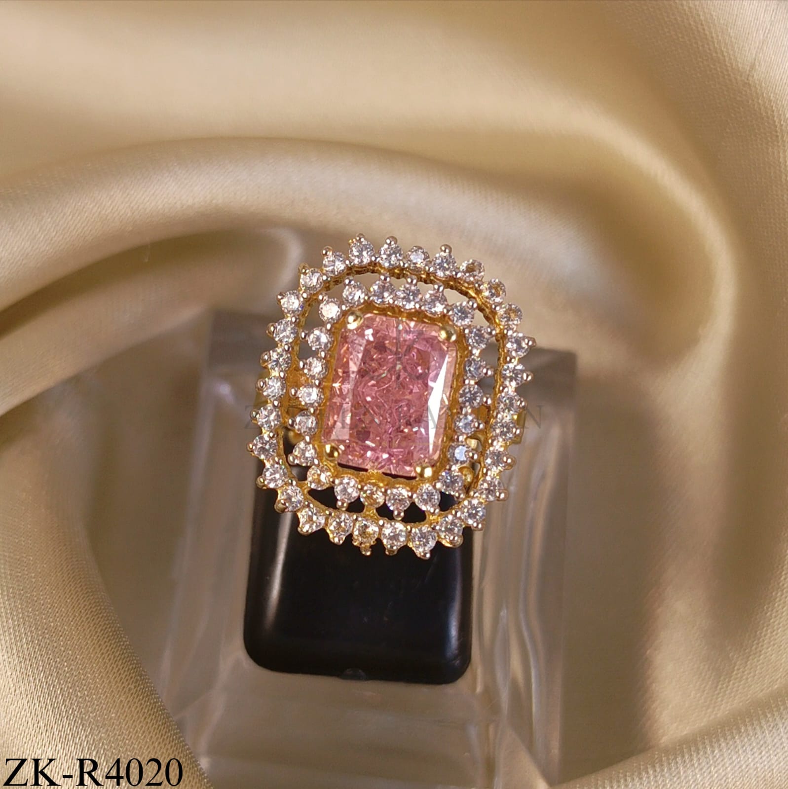 SOFT PINK RING