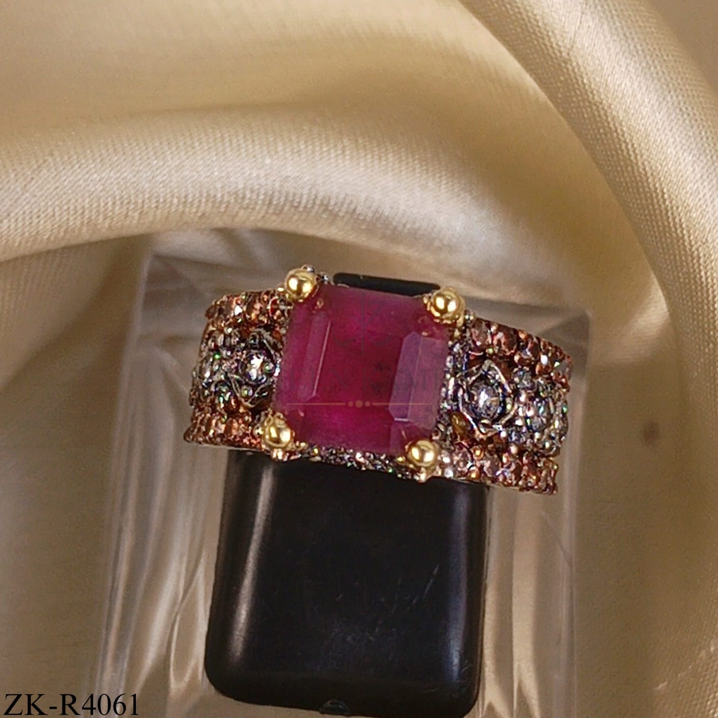 RUBY SQUARE RING