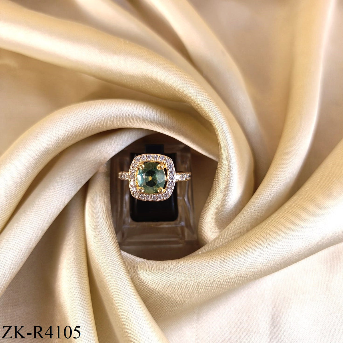 EMERALD FLORAL RING