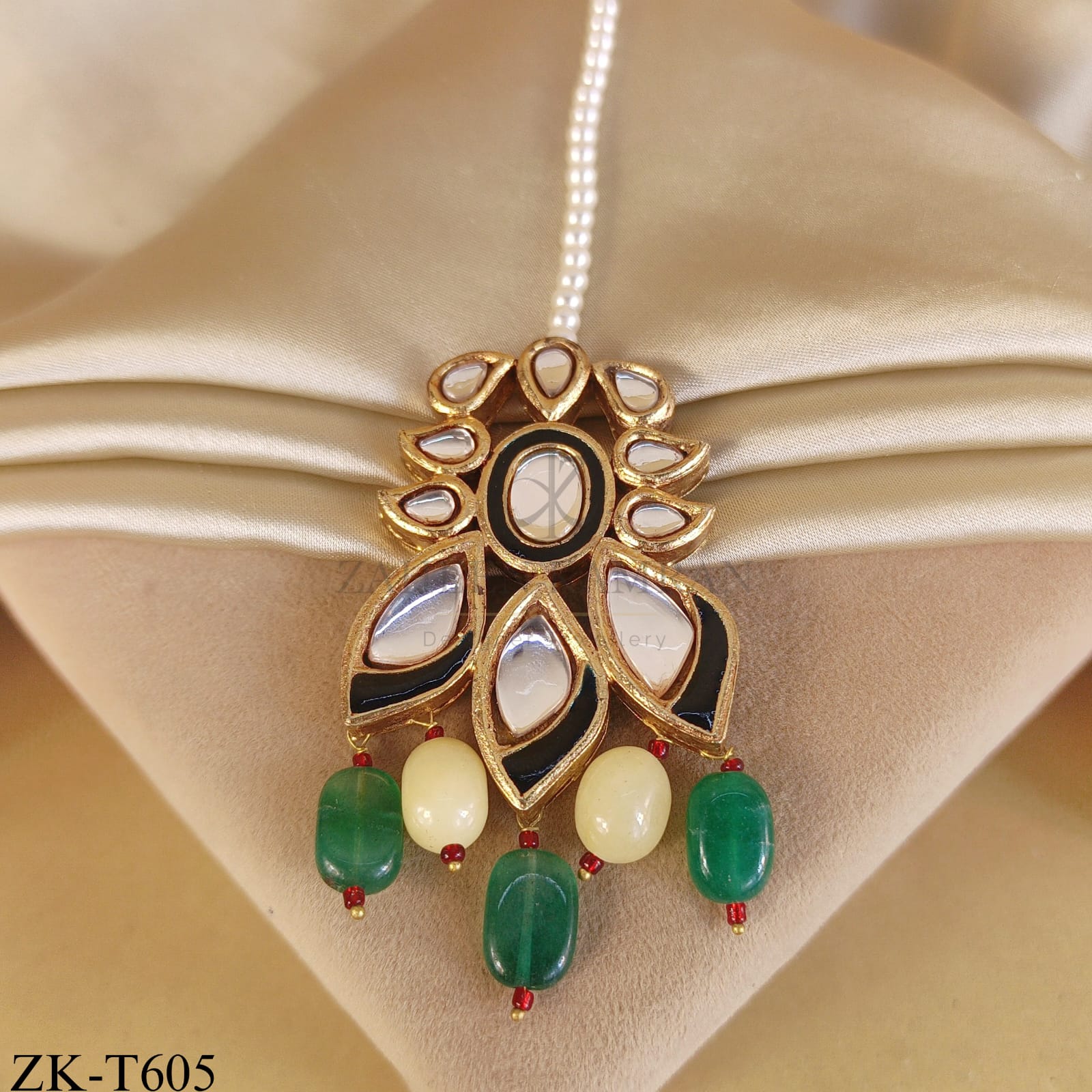 EMERALD KUNDAN TIKKA