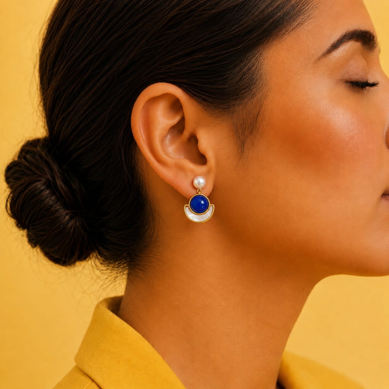 DEEP BLUE AND PEARL STUD EARRINGS