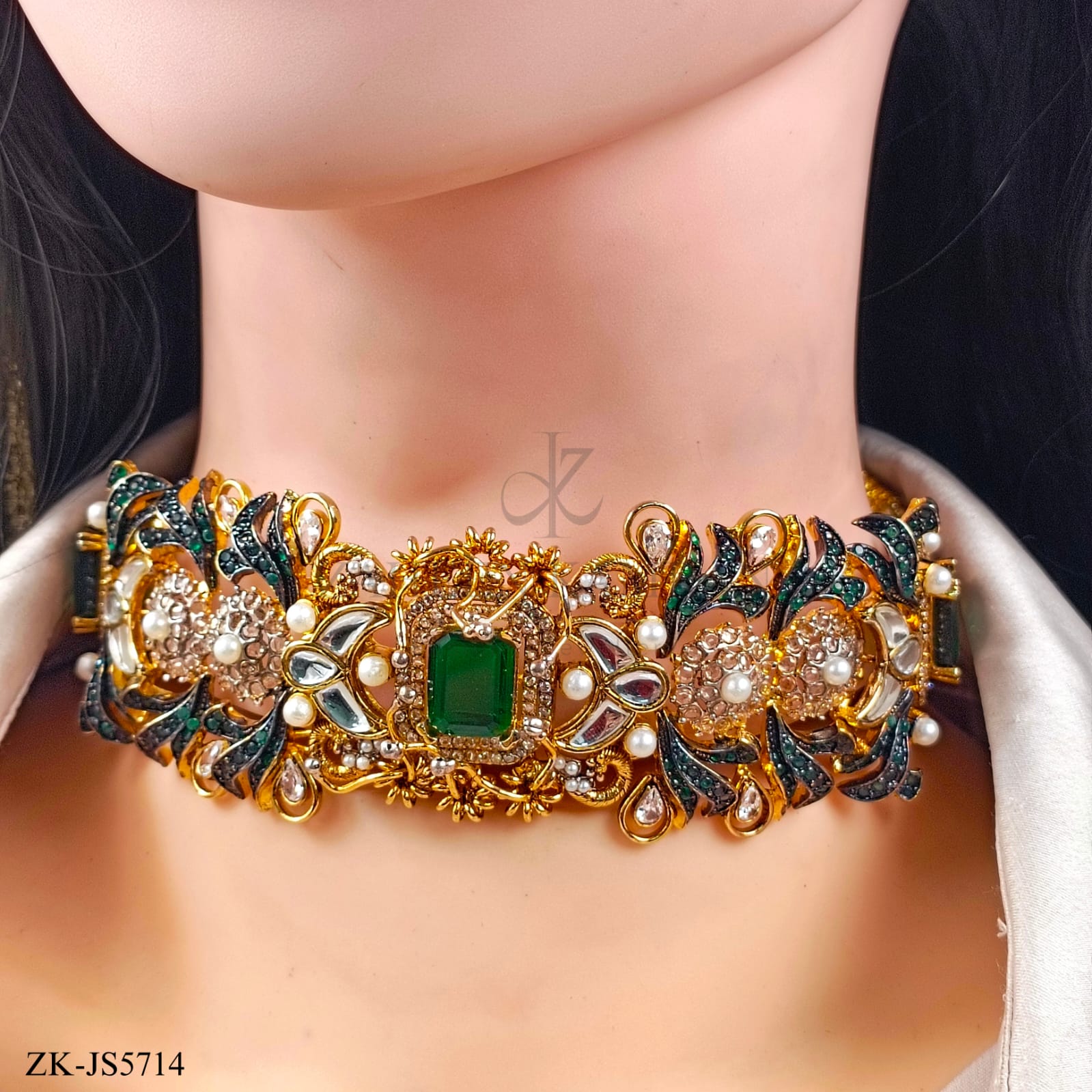 EMERALD SET