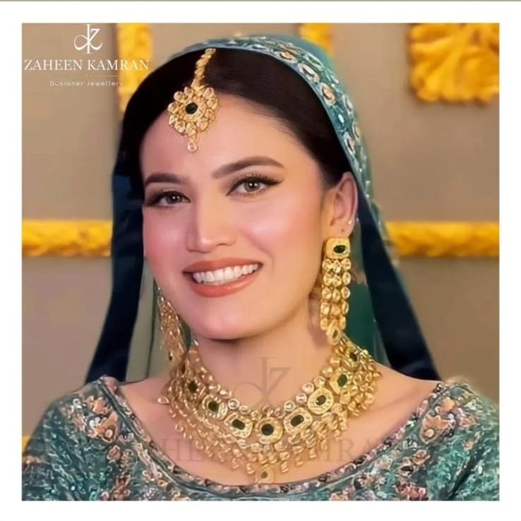 CELEBRITY-37