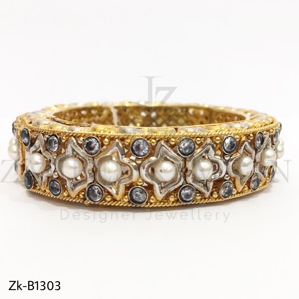 Special Designed Pearl Bangle