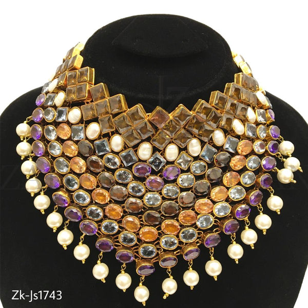 Gorgeous Design Furnished Necklace