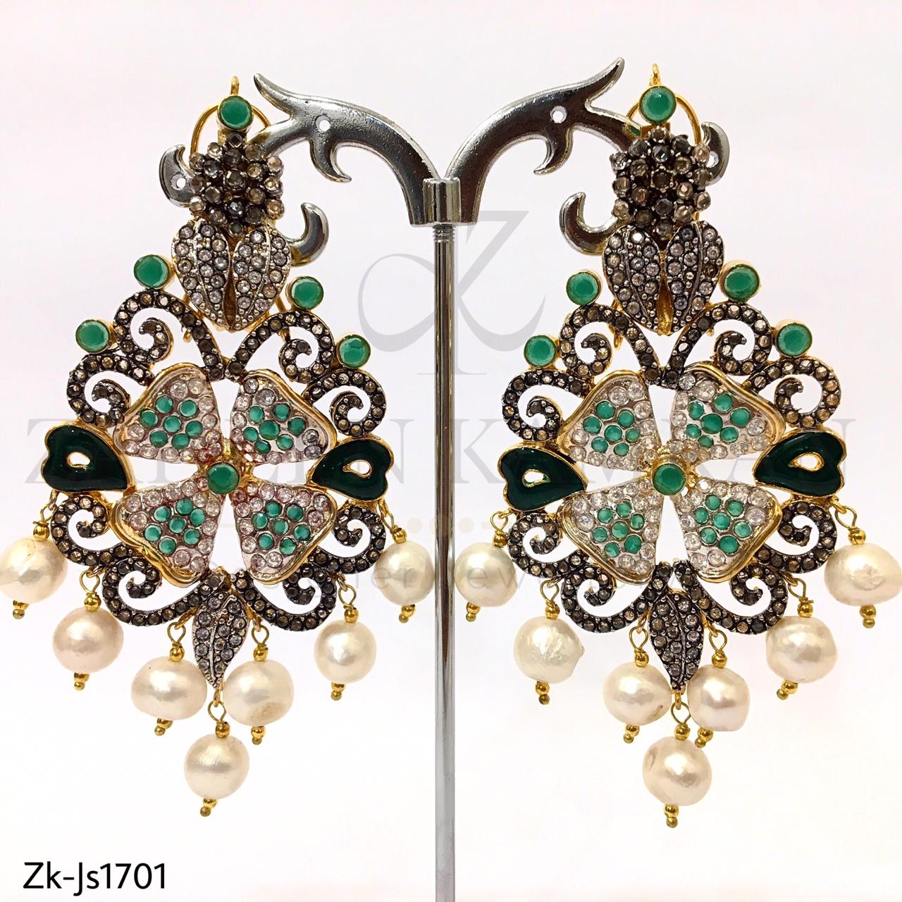 Stunning Floral Emerald Necklace Set