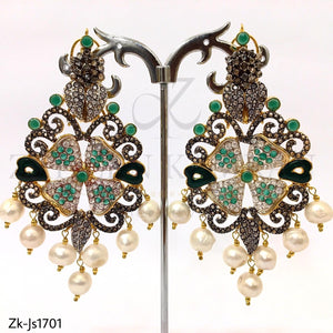 Stunning Floral Emerald Necklace Set