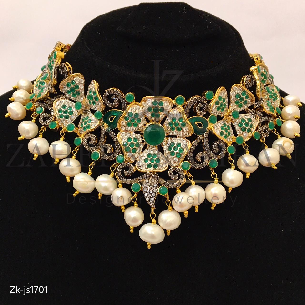 Stunning Floral Emerald Necklace Set