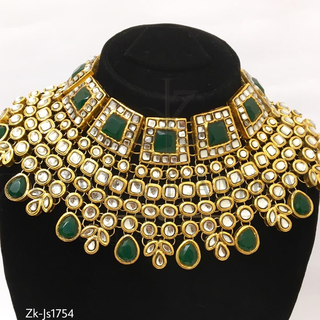 Kundan Adorable Necklace Set