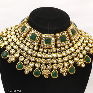 Kundan Adorable Necklace Set