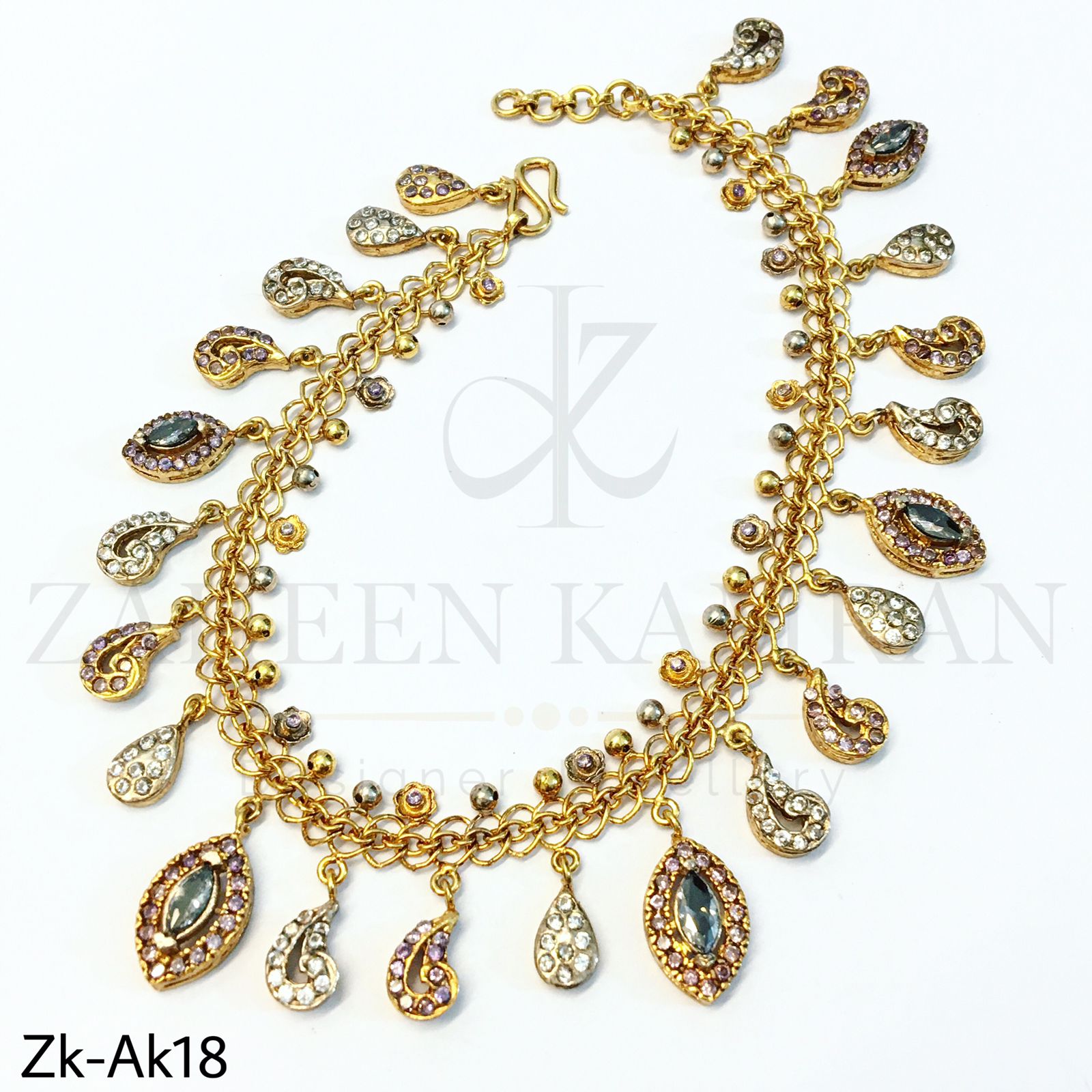 Stylish hanging anklet