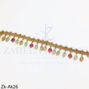 Stunning anklet.