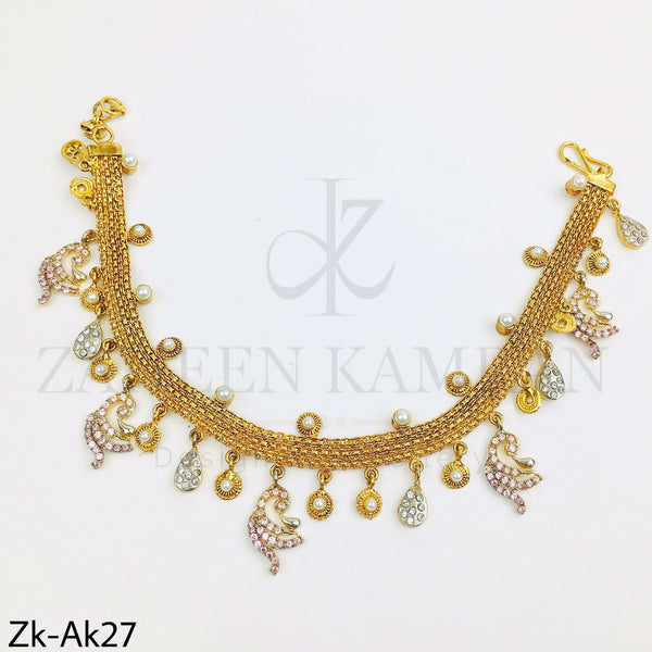 Glam anklet.