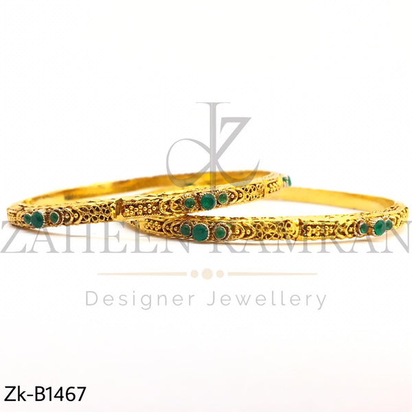 Emerald thin bangles