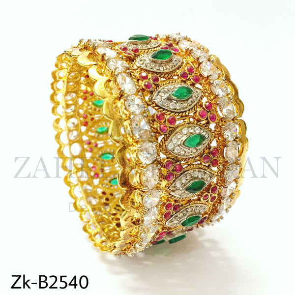 Traditional contrast broad bangle