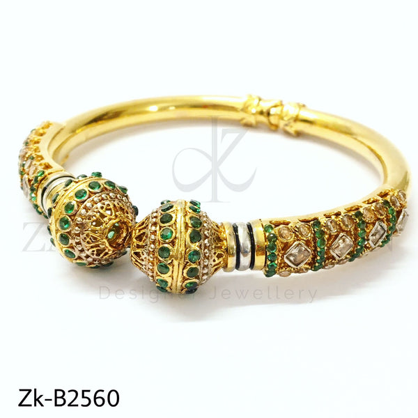 Emerald traditional bangle