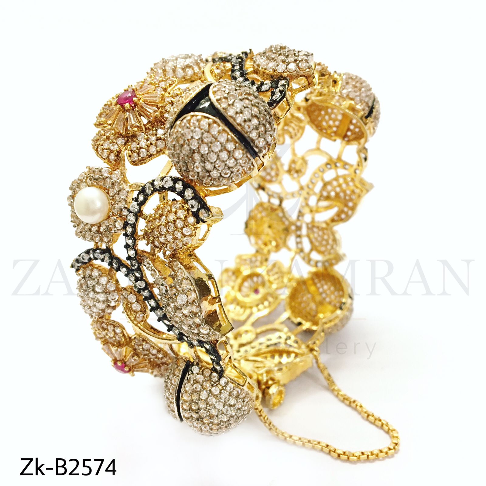 Detailed zirconia bangle