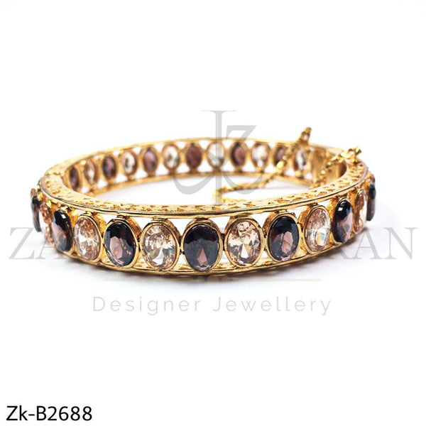 Classy oval bangle