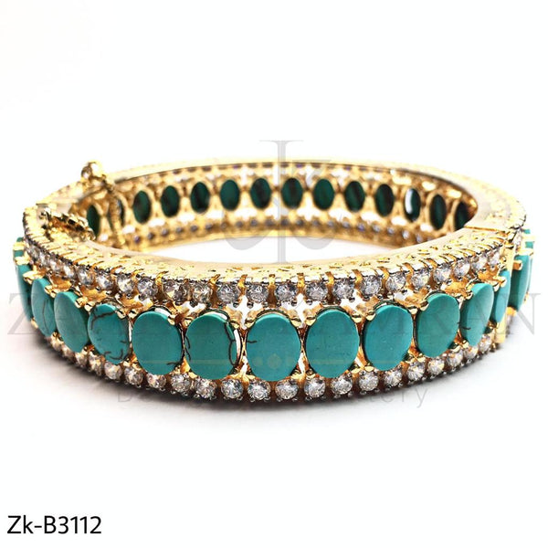 Oval feroza bangle.