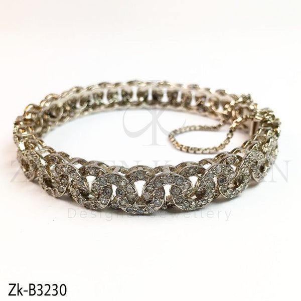 Elegant silver bangle