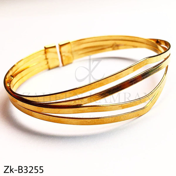 Decent golden bangle.